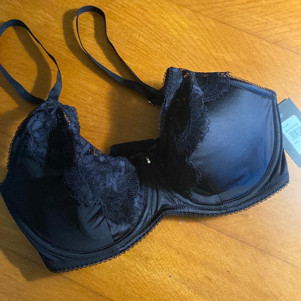 NWT Fredrick’s of Hollywood 34F Black Bra with Lace Detail